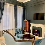 Unique Apartment In Old Town
